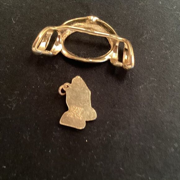 Set of Two Pendants - Praying Hands and Open Circle - Picture 3 of 5